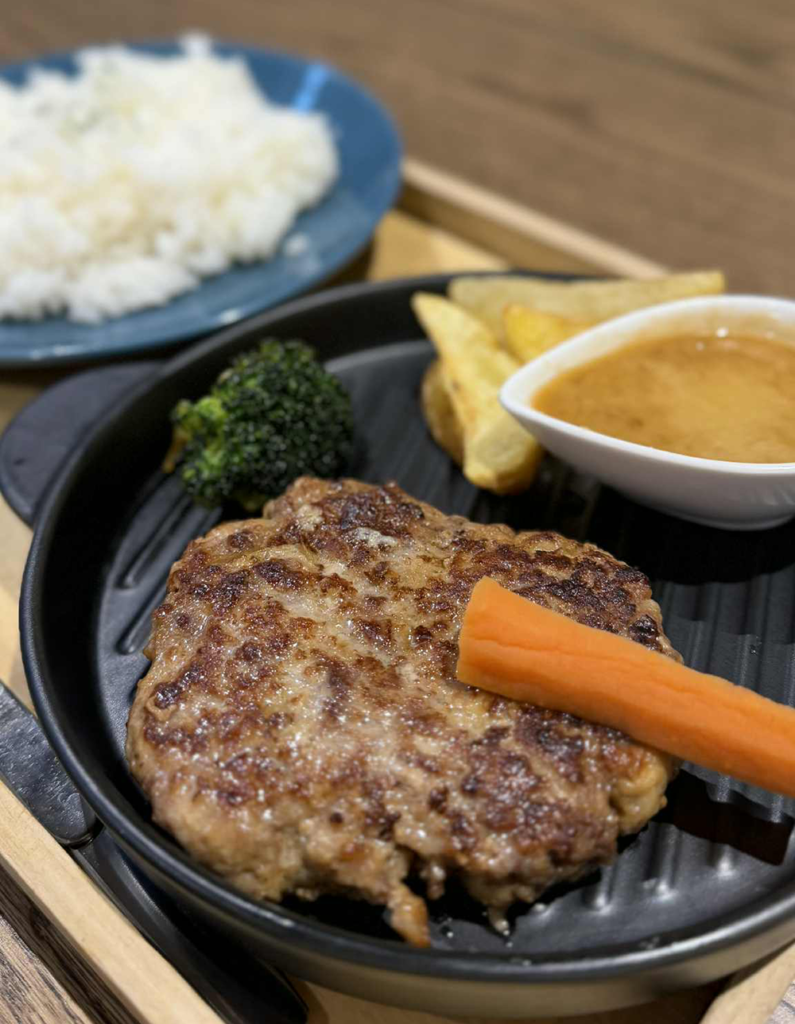 くろさわ珈琲店:ハンバーグプレート