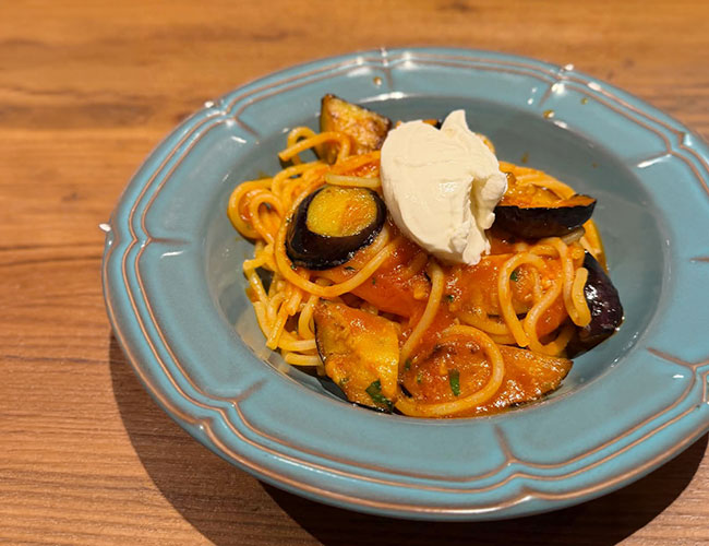 OSTERIA DA TASAKI 茄子とマスカルポーネのトマトソース